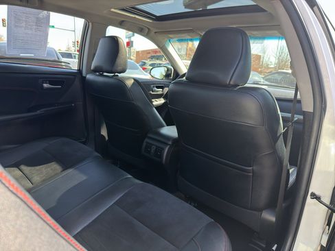 Used 2016 Toyota Camry XSE image 19