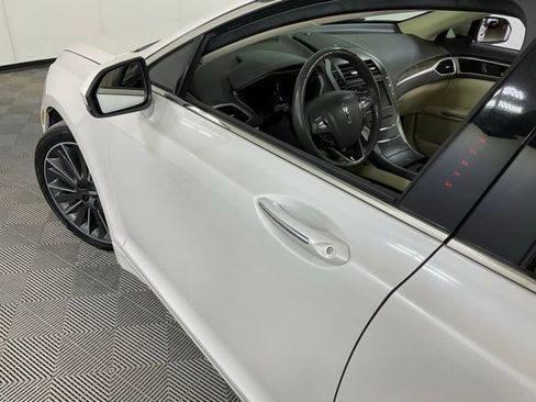Used 2014 Lincoln MKZ AWD image 31