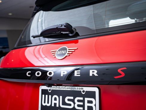 Certified 2025 MINI Cooper S image 8