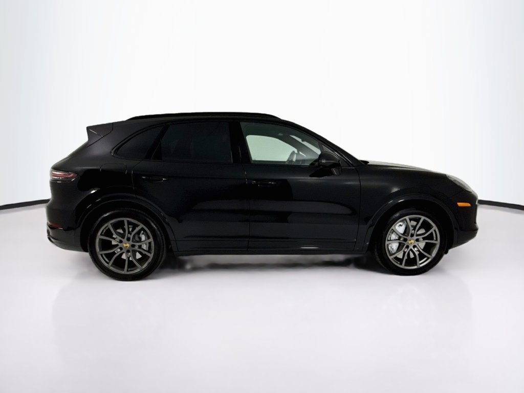 Certified 2023 Porsche Cayenne Turbo AWD/4WD image 8