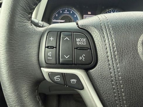 Used 2017 Toyota Sienna XLE w/ XLE Navigation Package FWD image 33