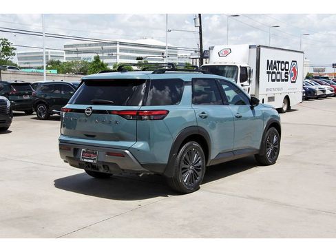 New 2026 Nissan Pathfinder SL w/ SL Premium Package (P04) FWD image 4