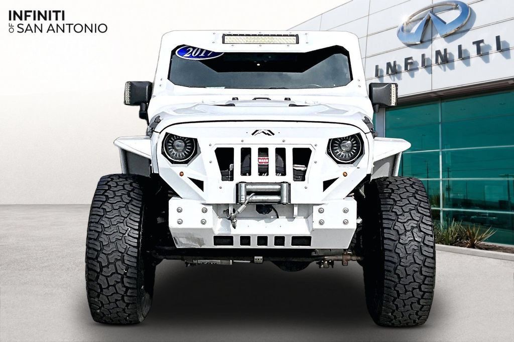 Used 2017 Jeep Wrangler Unlimited Sahara w/ Max Tow Package AWD/4WD image 4