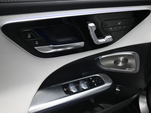 New 2025 Mercedes-Benz C 300 Sedan image 21