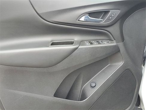 Used 2021 Chevrolet Equinox LT image 5