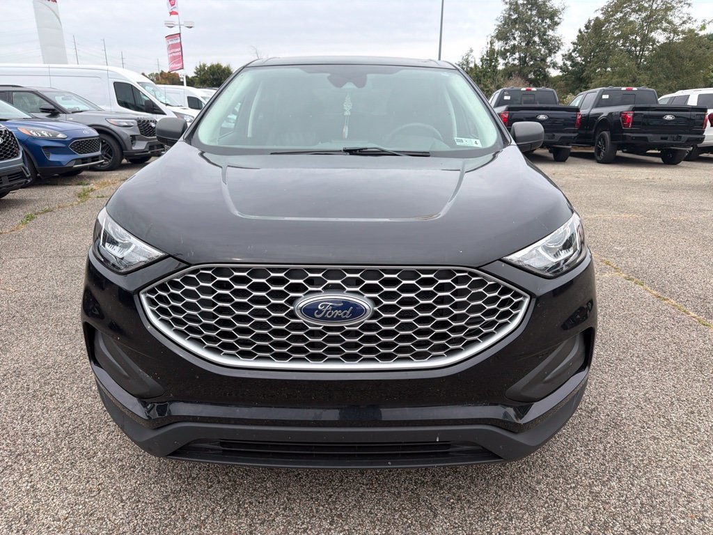 Used 2024 Ford Edge SE AWD/4WD image 2