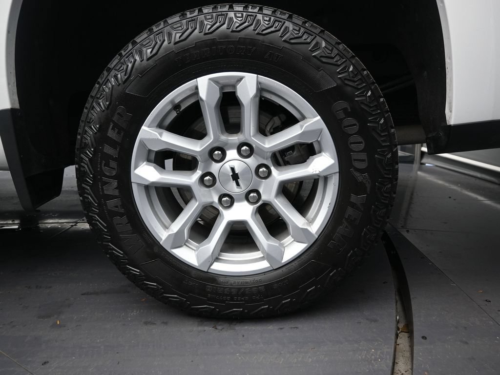 Used 2023 Chevrolet Silverado 1500 RST AWD/4WD image 10