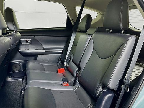 Used 2015 Toyota Prius V Four image 21