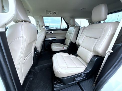 Used 2022 Ford Explorer XLT w/ Equipment Group 202A image 23