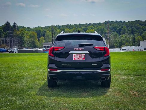 Used 2018 GMC Terrain Denali w/ Advanced Safety Package AWD/4WD image 4