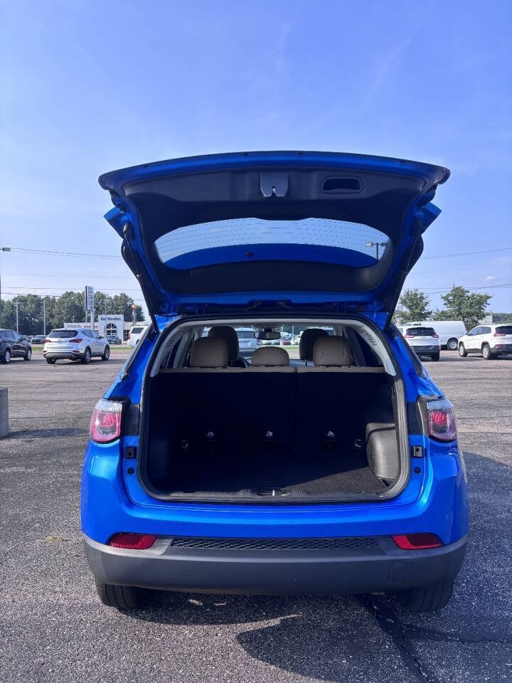 Used 2018 Jeep Compass Sport AWD/4WD image 9
