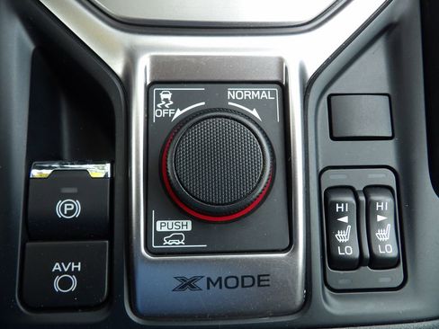 Used 2023 Subaru Forester Premium AWD/4WD image 25
