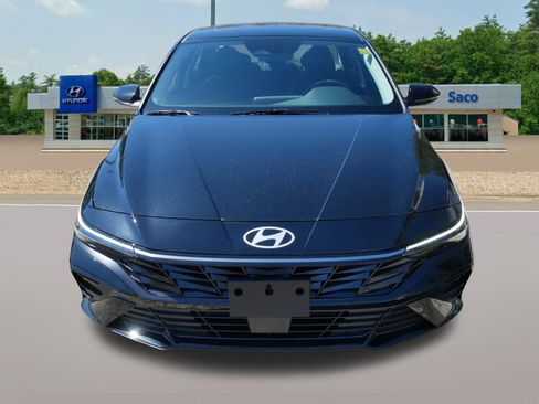 Certified 2024 Hyundai Elantra Limited image 3
