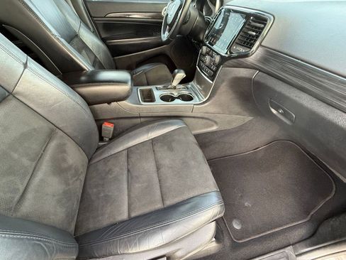 Used 2019 Jeep Grand Cherokee Laredo w/ Laredo X Package image 33