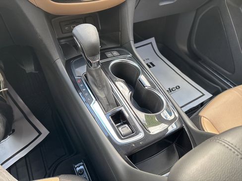 Used 2024 Chevrolet Equinox Premier image 27