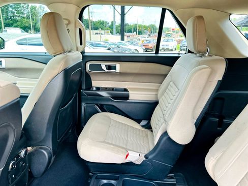 Used 2020 Ford Explorer XLT image 50