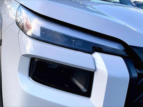 New 2026 Subaru Outback Limited image 13