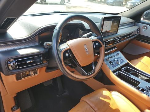 Certified 2023 Lincoln Aviator Black Label w/ Dynamic Handling Package AWD/4WD image 13