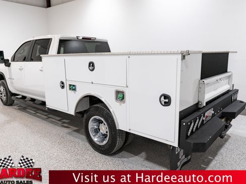 Used 2024 Chevrolet Silverado 3500 LT w/ Convenience Package AWD/4WD image 3