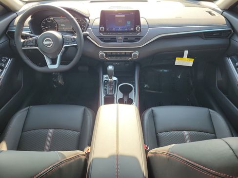 Used 2025 Nissan Altima 2.5 SR FWD image 14