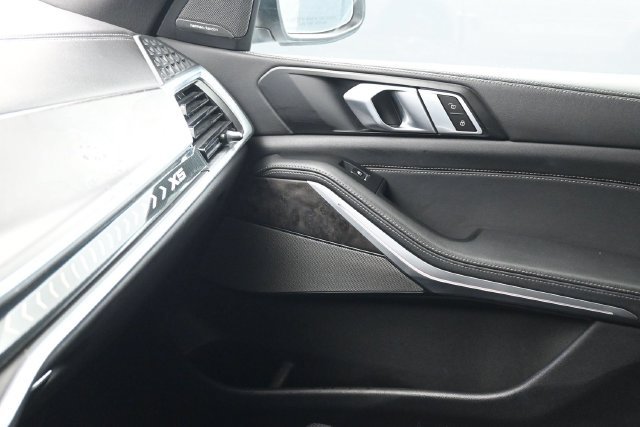 Used 2024 BMW X5 xDrive40i AWD/4WD image 8