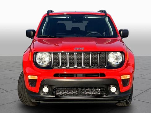 Used 2023 Jeep Renegade Latitude w/ Sun/Sound Group AWD/4WD image 4