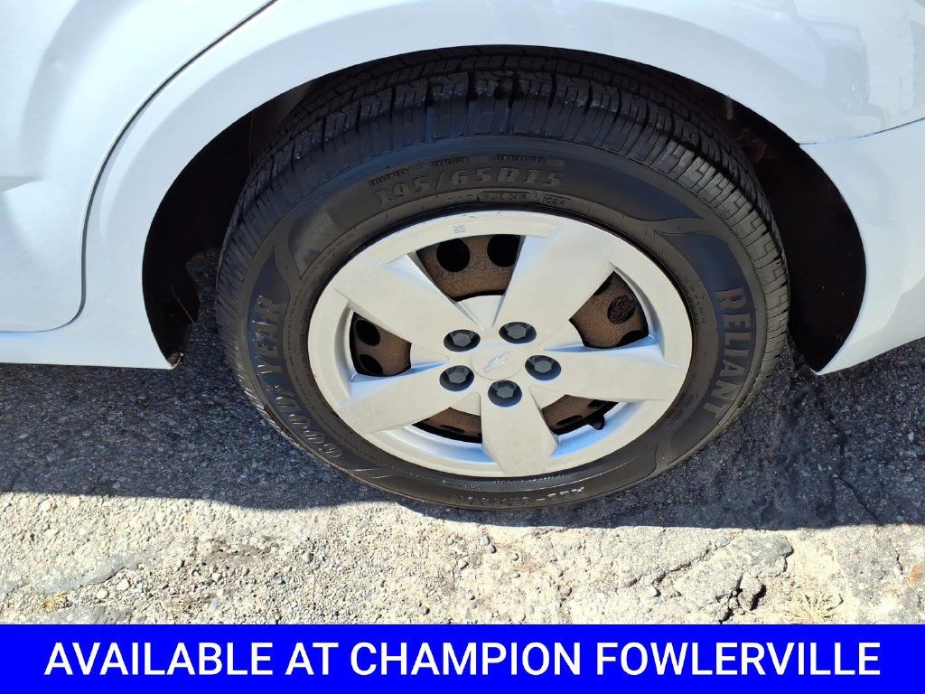 Used 2013 Chevrolet Sonic LS FWD image 7