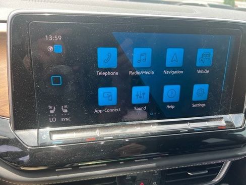 Used 2024 Volkswagen Atlas SE AWD/4WD image 5