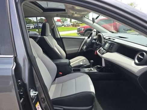 Used 2016 Toyota RAV4 XLE FWD image 18