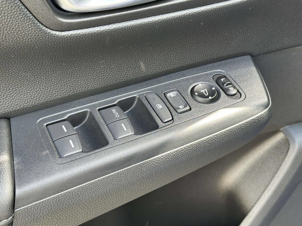 Used 2025 Honda CR-V LX image 15