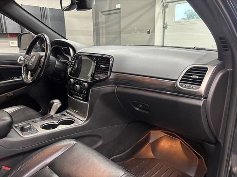 Used 2019 Jeep Grand Cherokee Limited AWD/4WD image 24