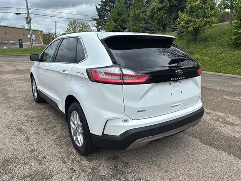 Certified 2024 Ford Edge SEL w/ Convenience Package AWD/4WD image 2