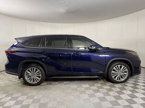 Used 2022 Toyota Highlander Platinum AWD/4WD image 9