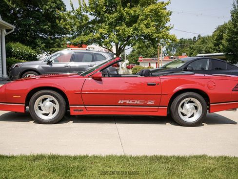Used 1988 Chevrolet Camaro LT RWD image 3