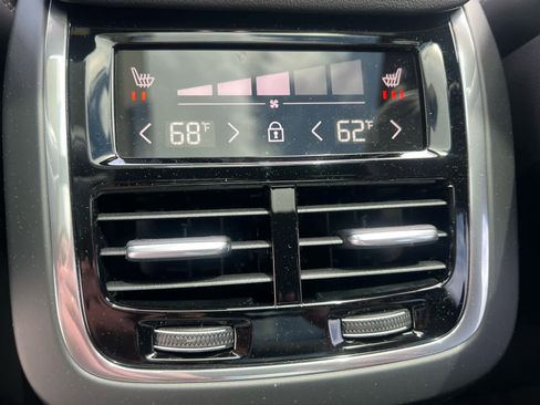 New 2025 Volvo XC60 B5 Ultra w/ Climate Package image 26