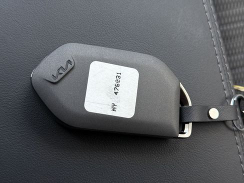 New 2026 Kia Sorento LX FWD image 33