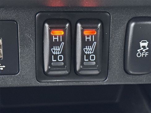 Used 2025 Mitsubishi Outlander Sport AWD image 13