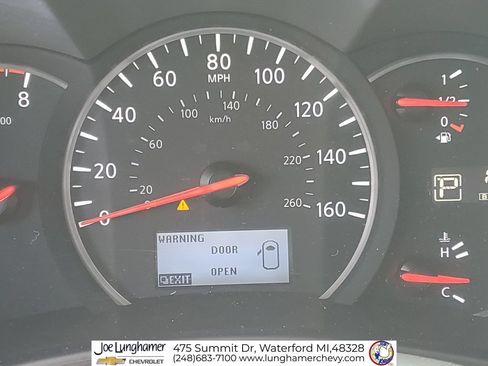 Used 2015 Nissan Quest SL w/ Tow Package FWD image 13
