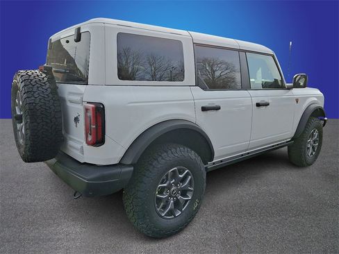 New 2025 Ford Bronco Badlands image 3