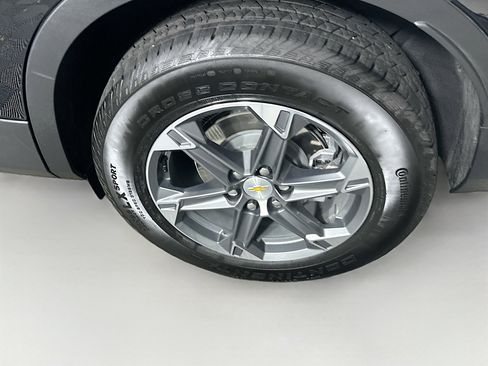 Used 2025 Chevrolet Blazer LT image 11