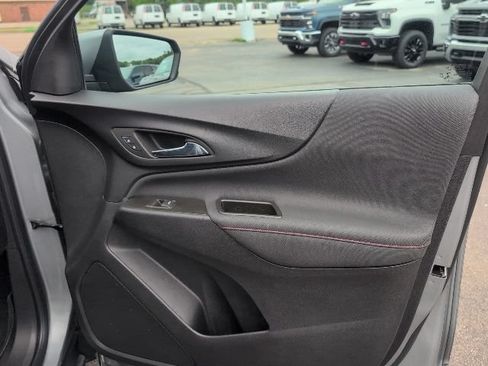Used 2023 Chevrolet Equinox RS FWD image 44