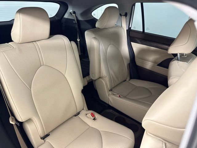 Used 2020 Toyota Highlander Limited AWD/4WD image 26