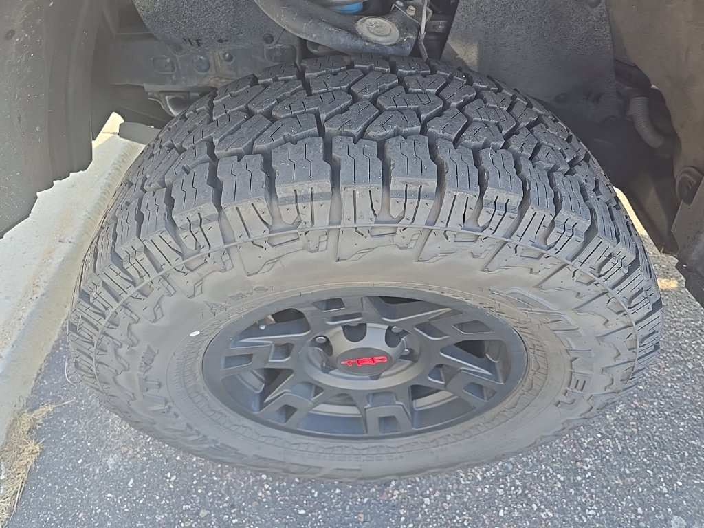 Used 2016 Toyota Tacoma TRD Off-Road w/ Towing Package AWD/4WD image 4