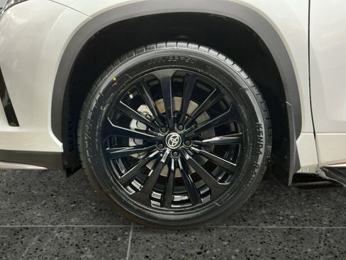 Used 2023 Toyota Highlander XSE image 14