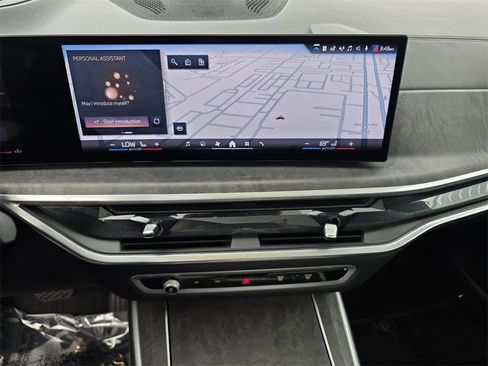 Used 2025 BMW X5 sDrive40i w/ Premium Package image 19