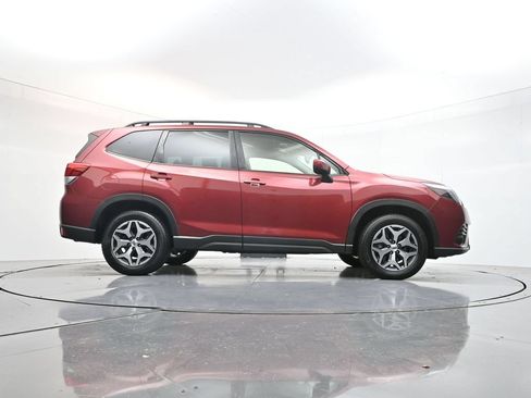 Used 2023 Subaru Forester Premium AWD/4WD image 43