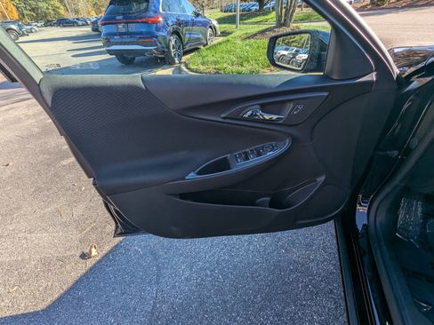 Used 2023 Chevrolet Malibu LT image 14