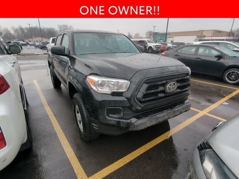 Used 2023 Toyota Tacoma SR image 3