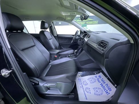 Used 2022 Volkswagen Tiguan SE image 29