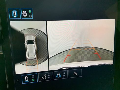 Used 2025 GMC Acadia Elevation image 12